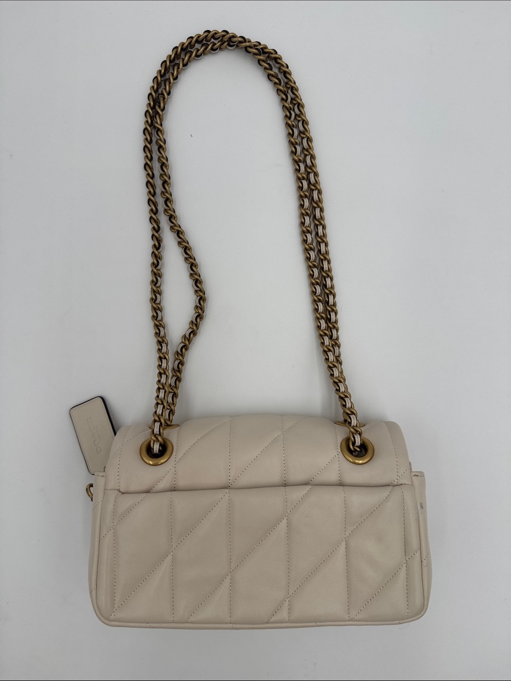 Coach Tabby Shoulder Bag 20
With Pillow Quilting - Picture 9 of 11